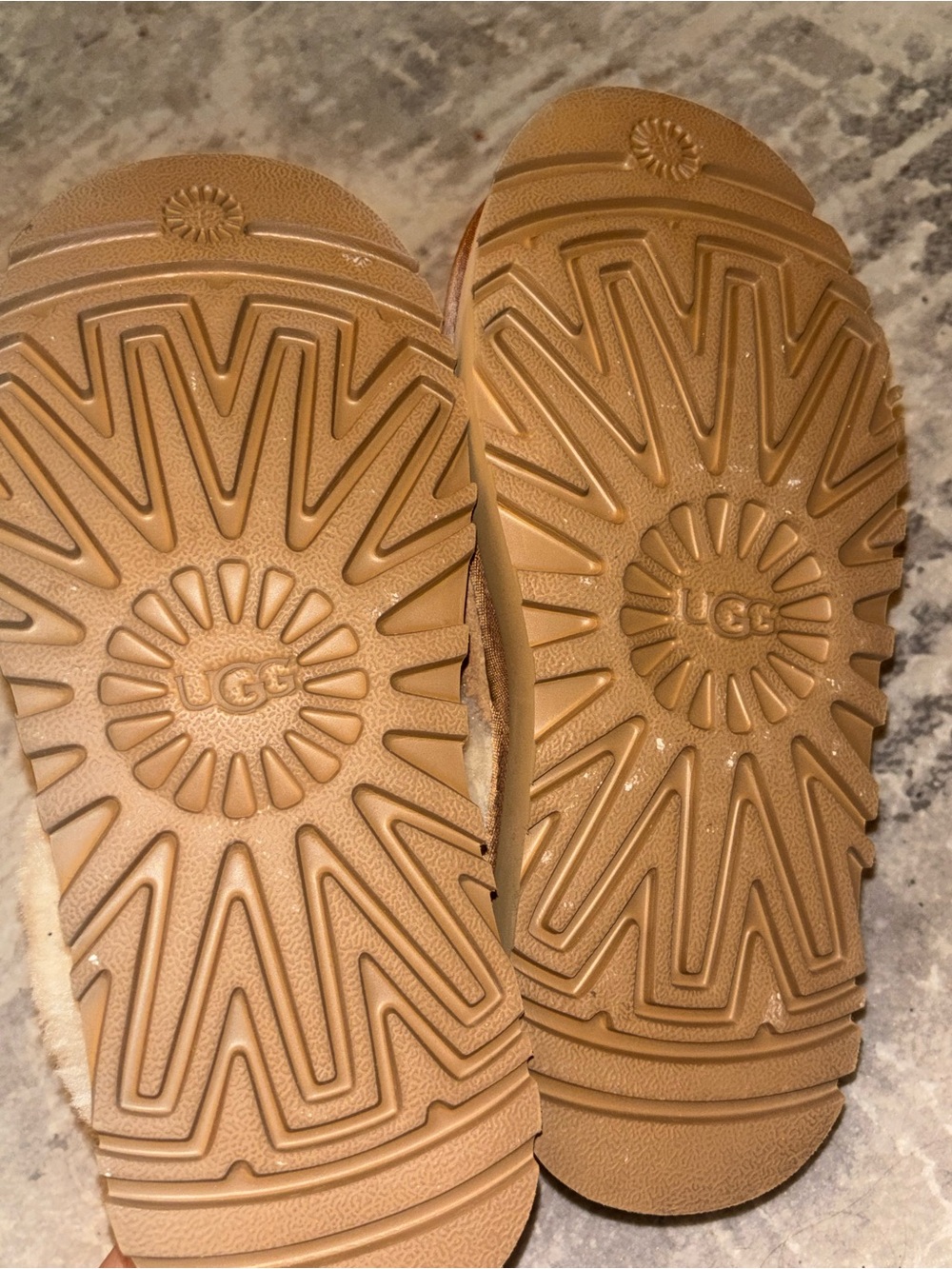 Woman’s Platform UGG slippers- Chestnut - Picture 6 of 6